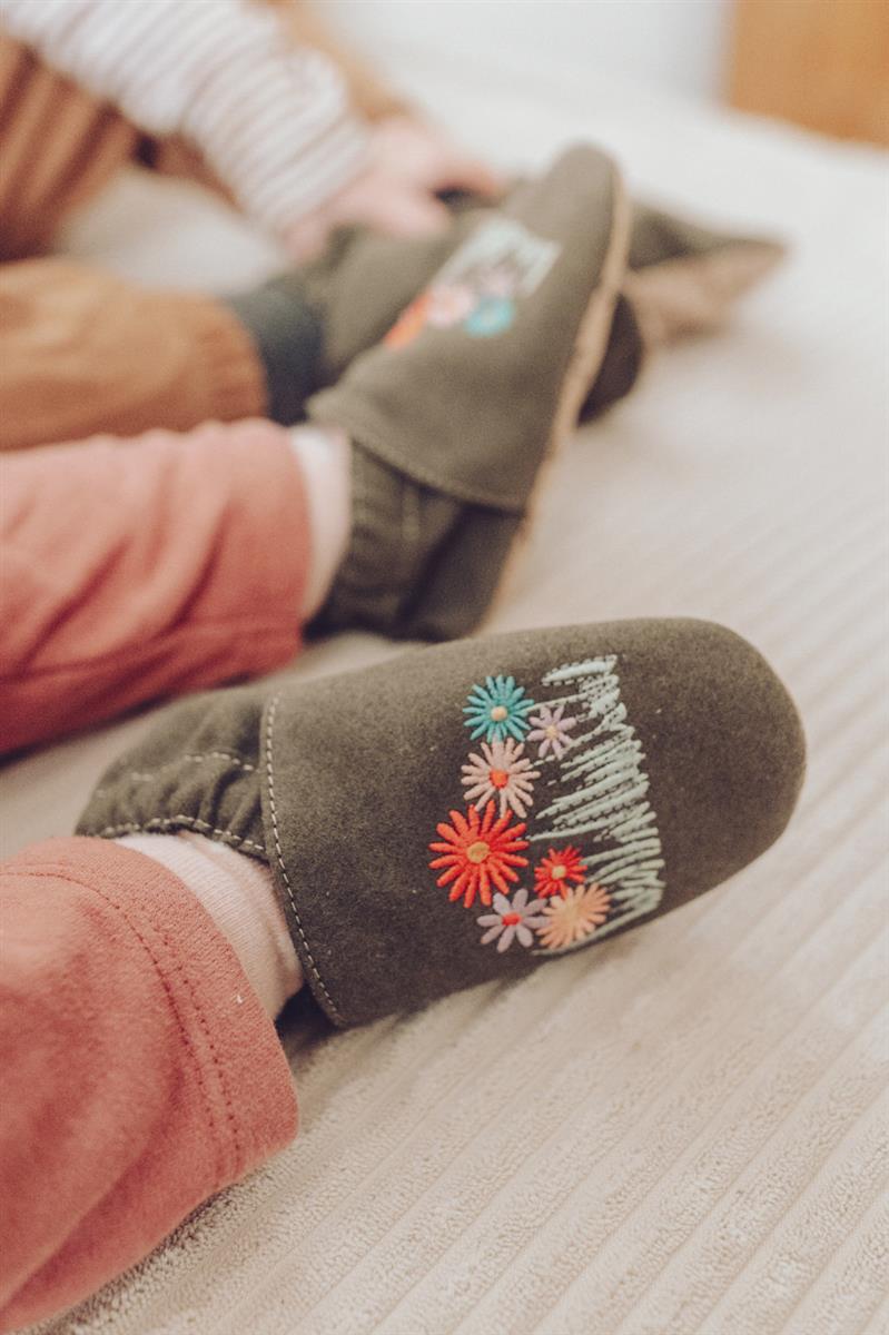 Kinderschuhe RecyStep Blumen grün, Schuh, Junge, Kind, Männlich, Person