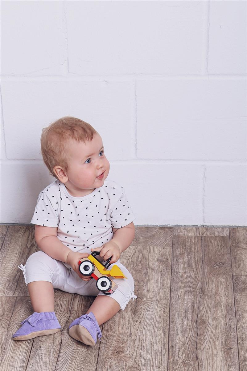 Krabbelschuhe Schleife flieder Lauflernschuhe Schleife flieder, Sitzend, Fotografieren, Portrait, Hosen, Schuh